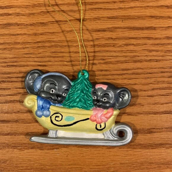 VINTAGE HANDMADE CERAMIC CHRISTMAS ORNAMENT, 2 MICE INA SLEIGH - Picture 1 of 4